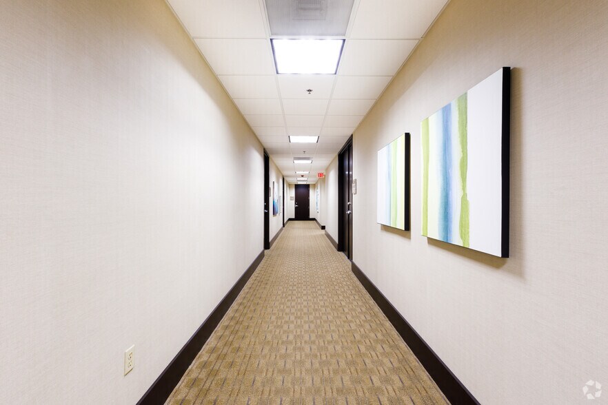 More Photos Of 2000 Glades Rd, Boca Raton Office For Sale