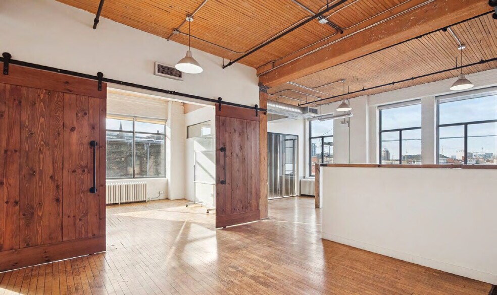More Photos Of 183 Bathurst St, Toronto Office For Lease