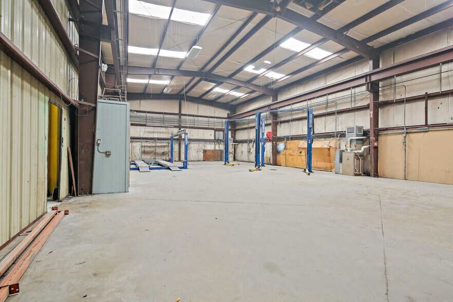 More Photos Of 918 Pulaski Hwy, Havre De Grace Warehouse For Lease