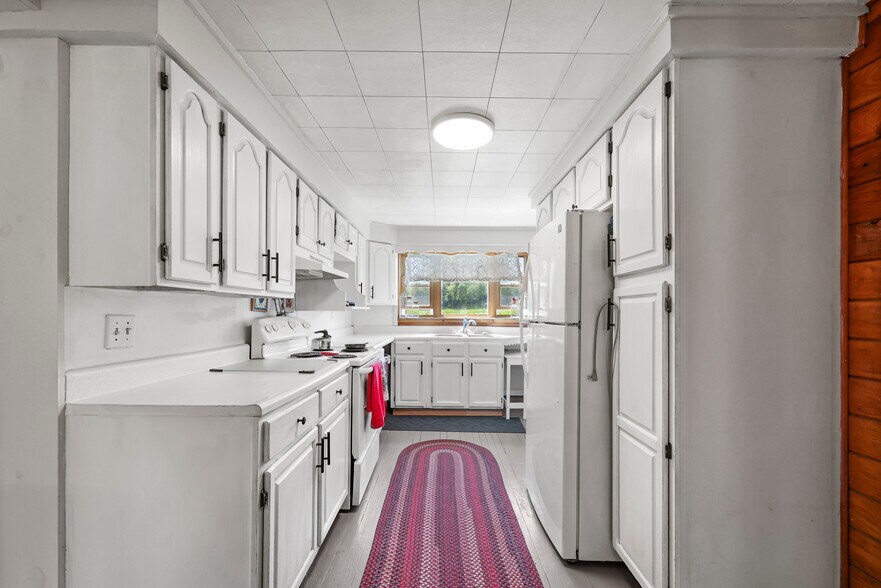 More Photos Of 2010-2012 Clayton Mill Rd, Mill River Specialty For Sale