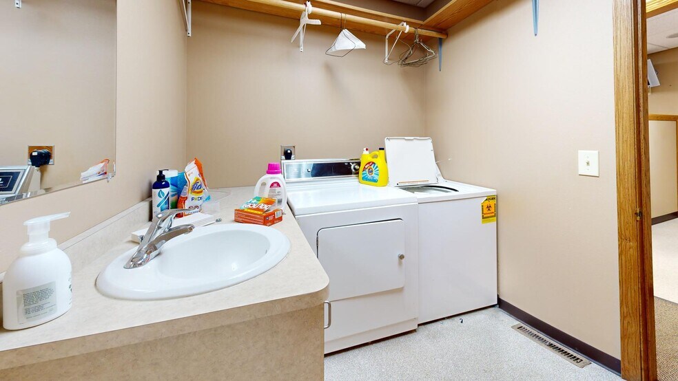 More Photos Of 703 Prentice St, Granite Falls Medical For Lease