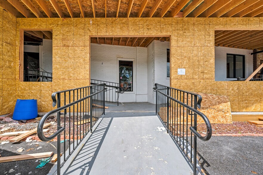 More Photos Of 145-555 Hamilton St, Allentown Showroom For Lease