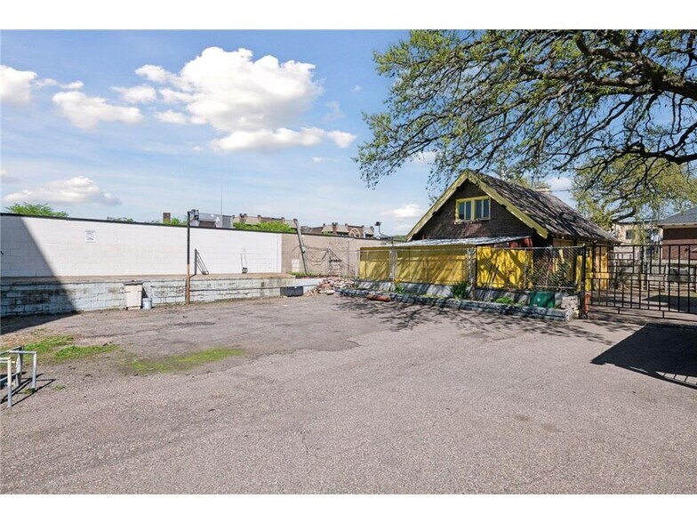 More Photos Of 2110 1st Ave S, Minneapolis Apartments For Sale
