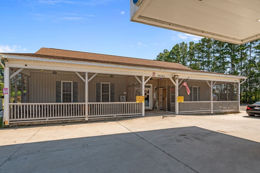 More Photos Of 39365 US Highway 264 E, Belhaven General Retail For Sale