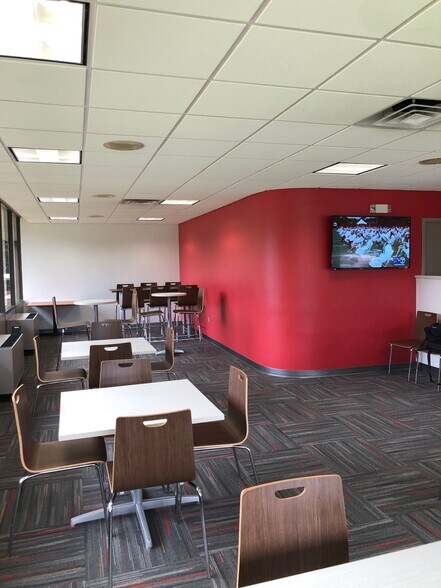 More Photos Of 800 Lanidex Plz, Parsippany Office For Lease