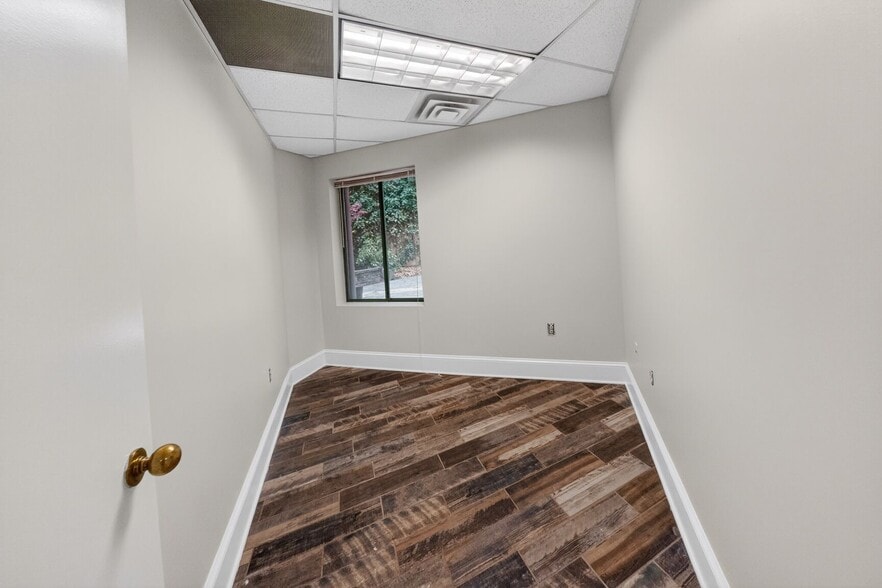 More Photos Of 2141 Wisconsin Ave NW, Washington Apartments For Sale