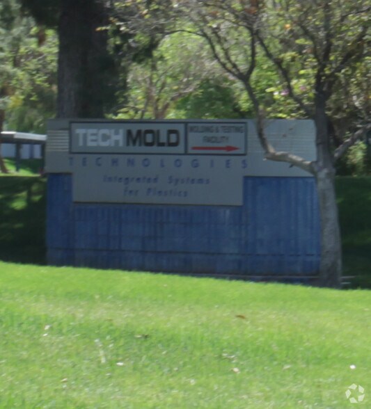 More Photos Of 1300 N Fiesta Blvd, Gilbert Manufacturing For Lease
