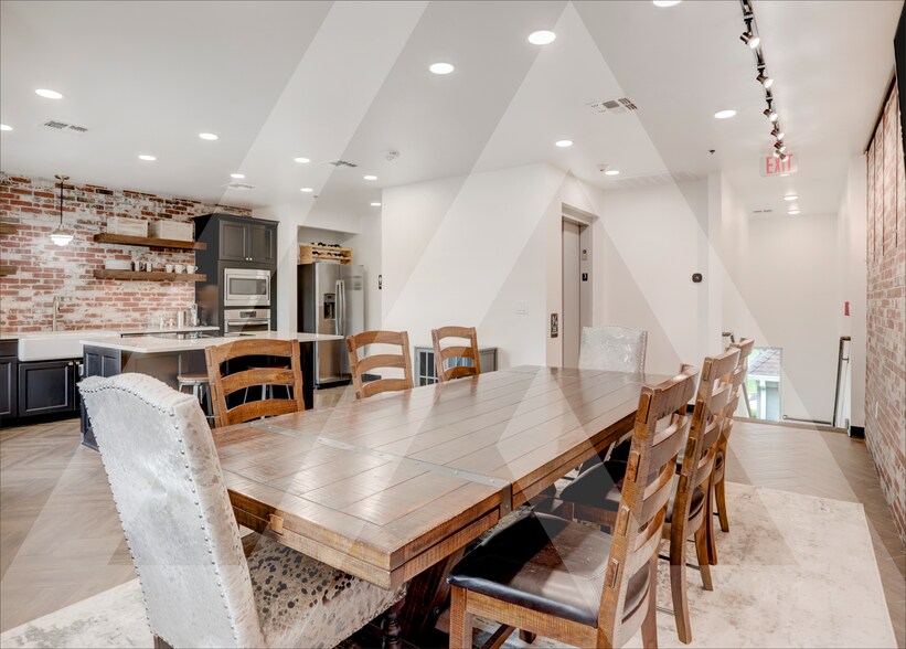 More Photos Of 6544 Greatwood Pky, Sugar Land Loft Creative Space For Sale