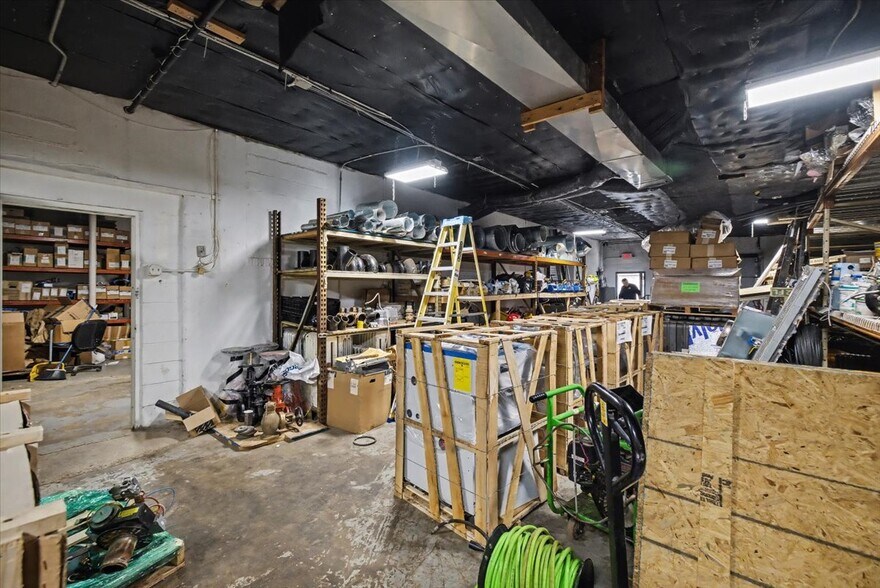 More Photos Of 17 Vreeland St, Lodi Warehouse For Sale