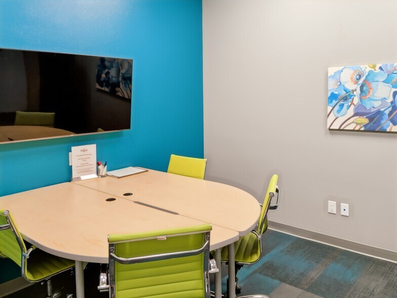 More Photos Of 1574 W Broadway, Madison Coworking Space