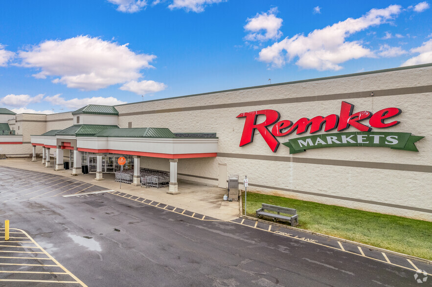 Primary Photo Of 10501 New Haven Rd, Harrison Supermarket For Lease