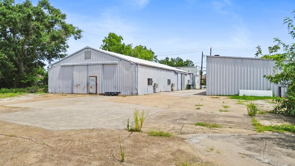 More Photos Of 8316 La Porte Rd, Houston Warehouse For Sale