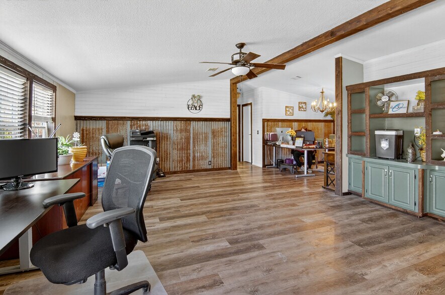 More Photos Of 4262 Burleson Retta Rd, Burleson Flex For Sale