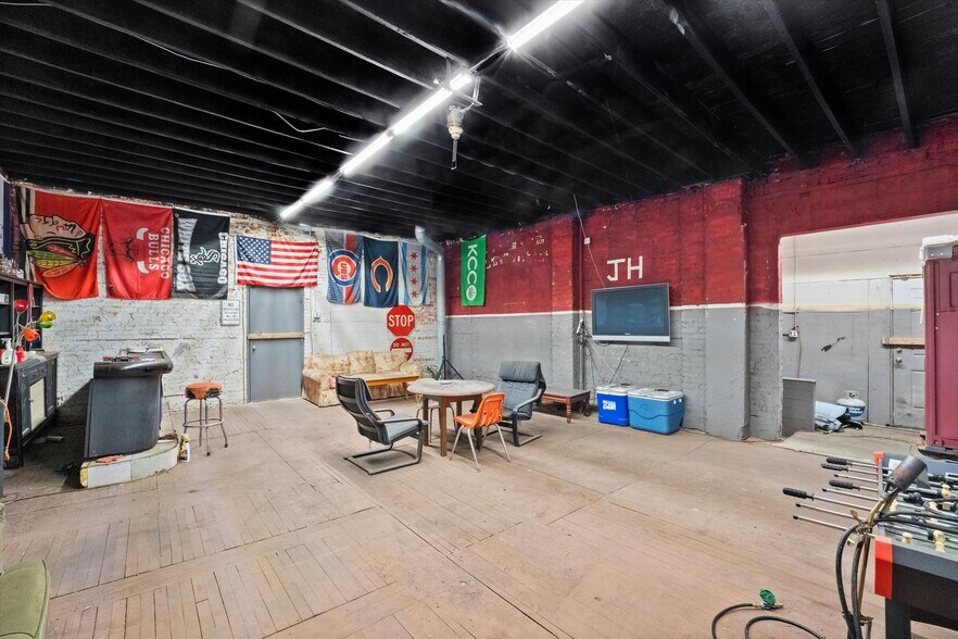 More Photos Of 2447 S Pulaski Ave, Chicago Warehouse For Sale