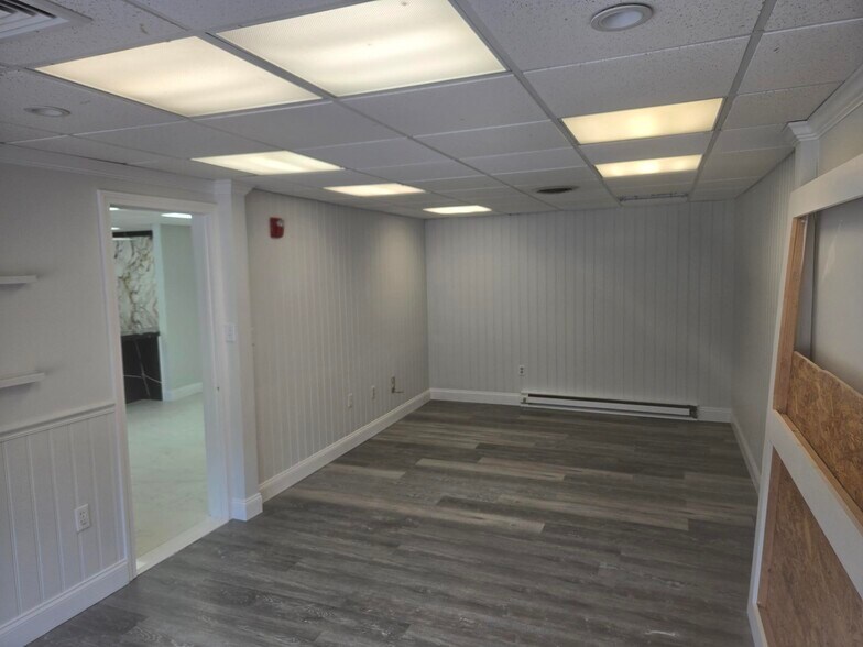 More Photos Of 3-11 Turnpike Rd, Southborough Storefront Retail Office For Lease