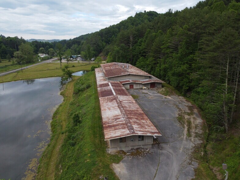 More Photos Of 6421 Highway 91 N, Laurel Bloomery Warehouse For Lease