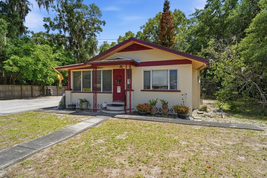 More Photos Of 718 E New York Ave, Deland Specialty For Sale