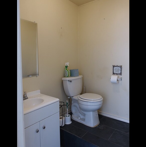 More Photos Of 19525 Wied Rd, Spring Warehouse For Lease