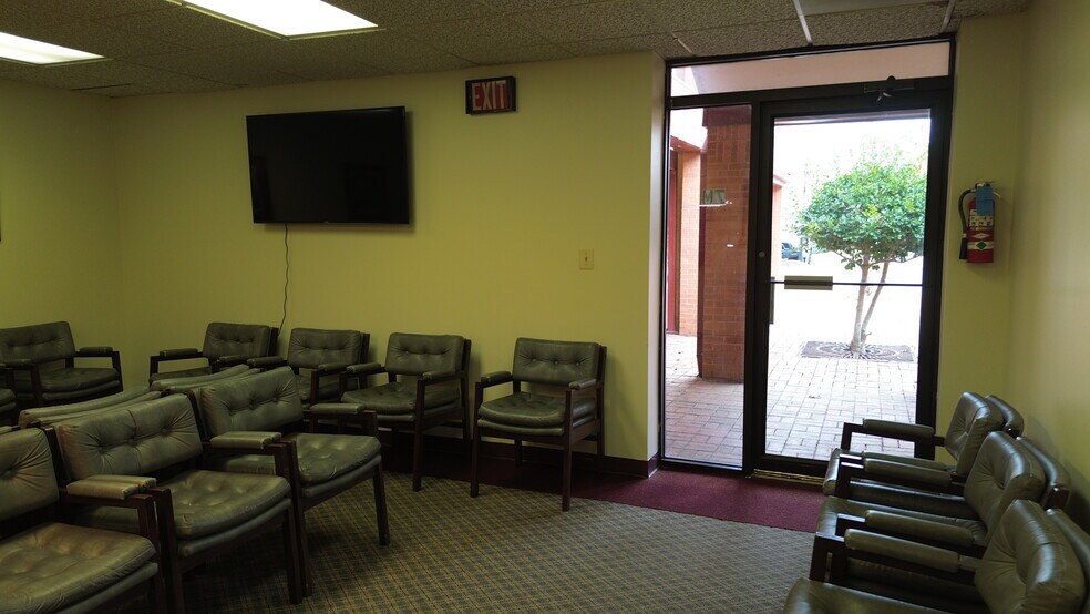 More Photos Of 7 Post Office Rd, Waldorf Medical For Sale