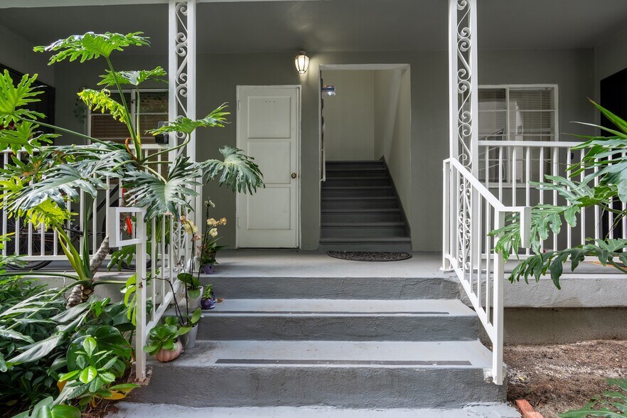 More Photos Of 1754 Malcolm Ave, Los Angeles Apartments For Sale