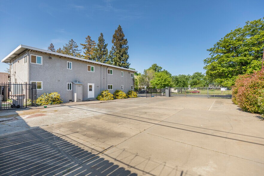 More Photos Of 917-923 Drever St, West Sacramento Office Residential For Sale