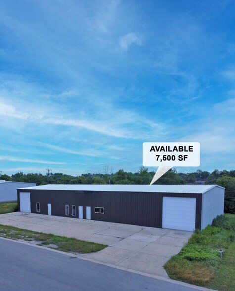 More Photos Of 812 Tradesmens Park Loop, Hutto Light Manufacturing For Lease