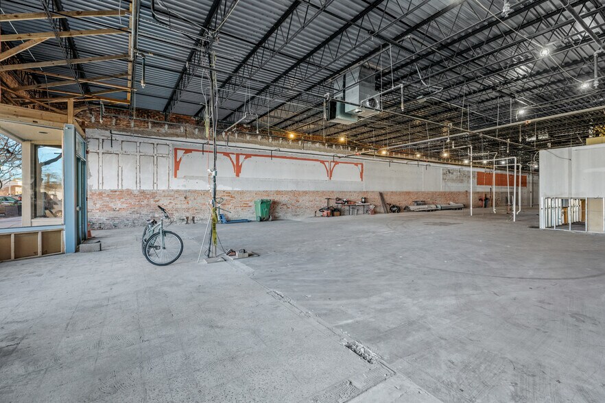 More Photos Of 116 S Broad St, Monroe Restaurant For Lease