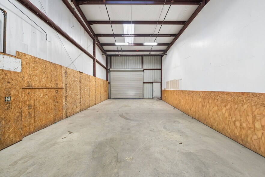 More Photos Of 2920 Industrial Ct, Fairfield Warehouse For Lease