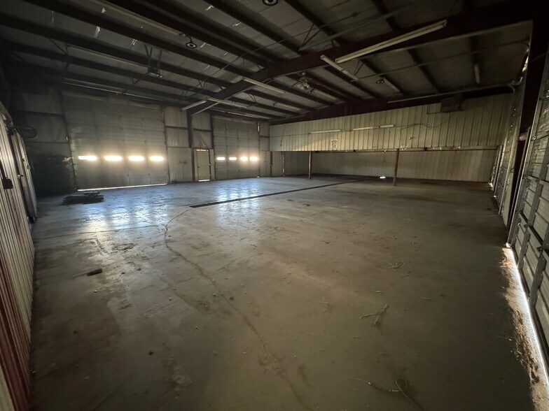 More Photos Of 3436 W 60th St N, Porter Distribution For Sale