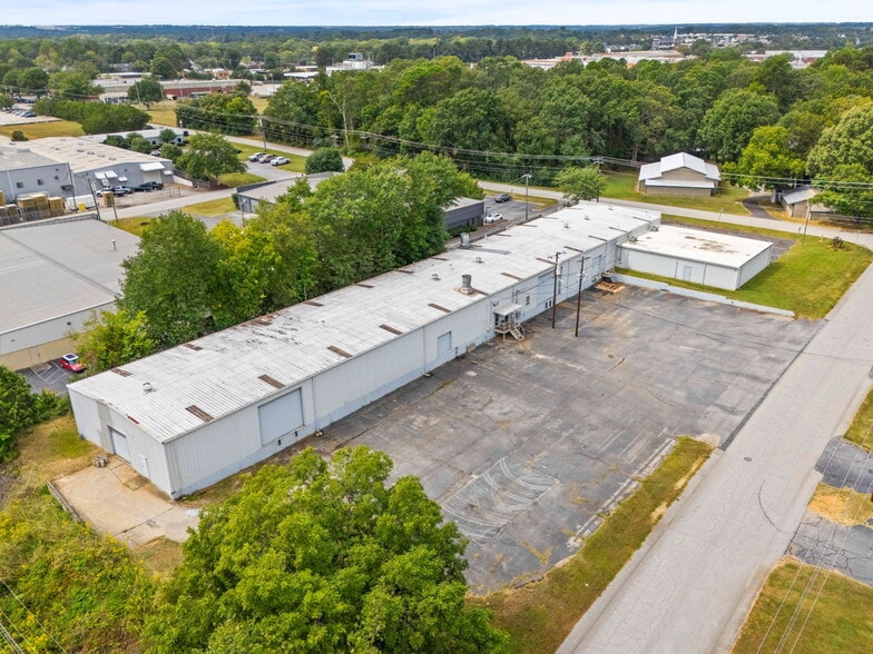More Photos Of 201 Greer Dr, Simpsonville Warehouse For Lease