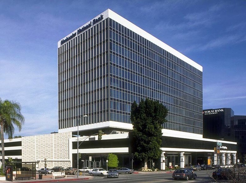 More Photos Of 16055 Ventura Blvd, Encino Office For Lease