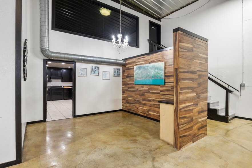 More Photos Of 8517 State Highway 107, Mission Storefront For Sale