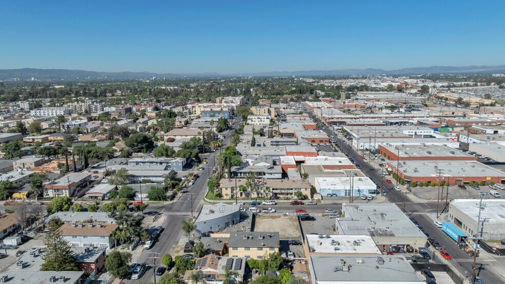 More Photos Of 11853 Hart St, North Hollywood Multifamily For Sale