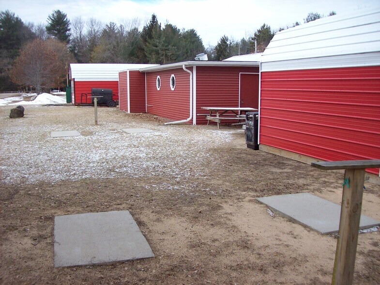 More Photos Of 330 County Road B, Montello Flex For Sale