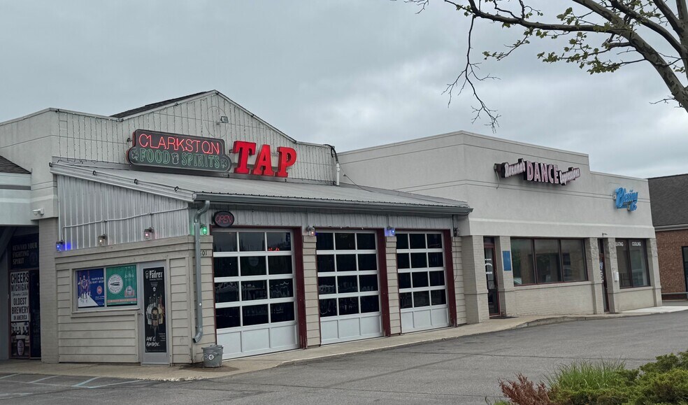 More Photos Of 5785-5811 S Main St, Village of Clarkston Storefront For Lease
