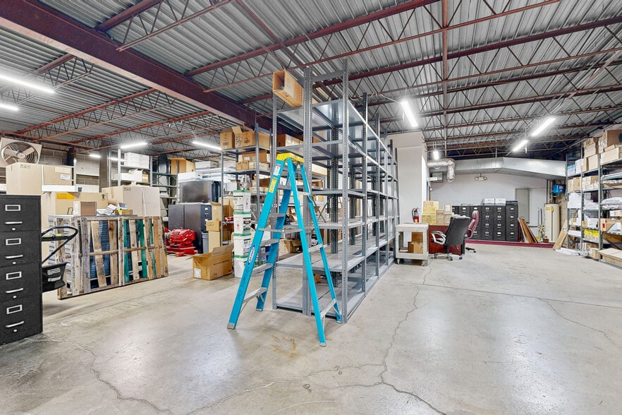 More Photos Of 1429 2nd Ave, Des Moines Warehouse For Sale