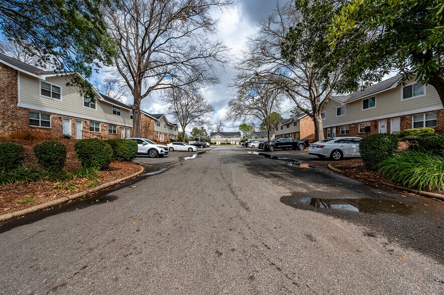 More Photos Of 2501 Redwood Ct, Albany Multifamily For Sale