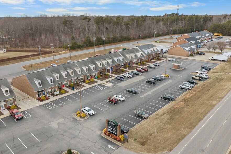 More Photos Of 1405-1437 Freeway Dr, Reidsville General Retail For Lease