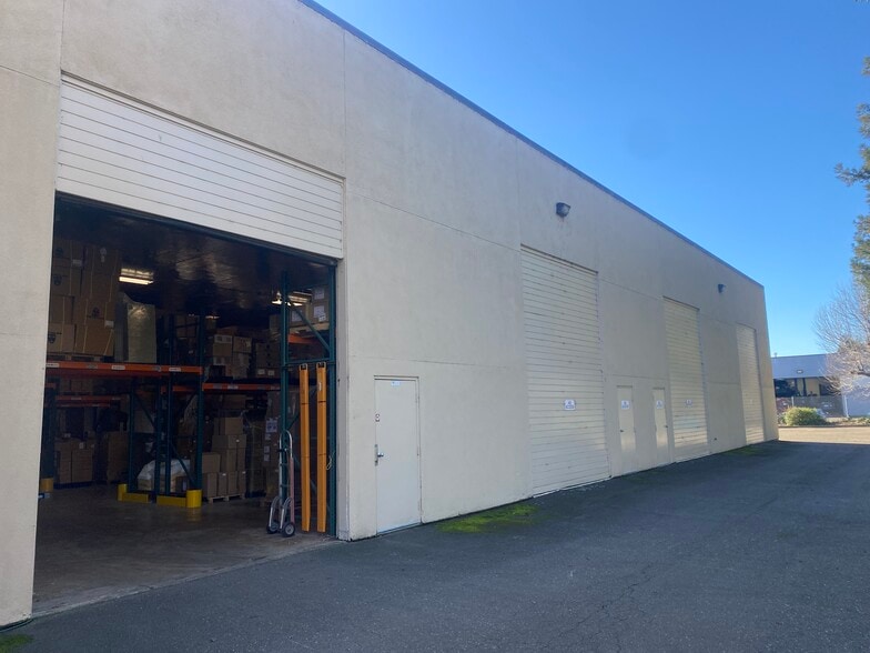 More Photos Of 566 Portal St, Cotati Showroom For Sale