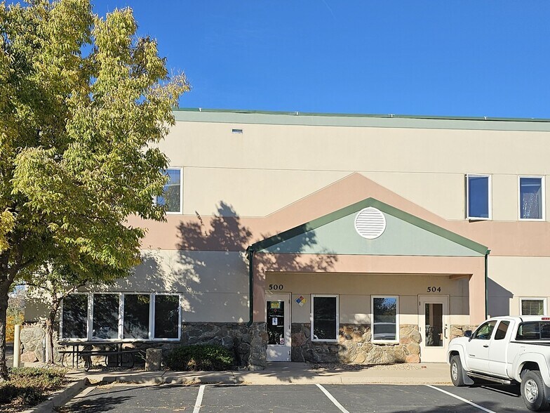More Photos Of 500-536 W 67th St, Loveland Light Manufacturing For Lease