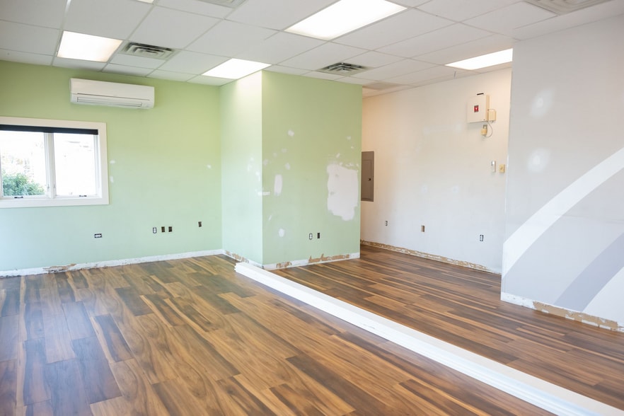 More Photos Of 1406 Main St, Stevensville Auto Dealership For Sale