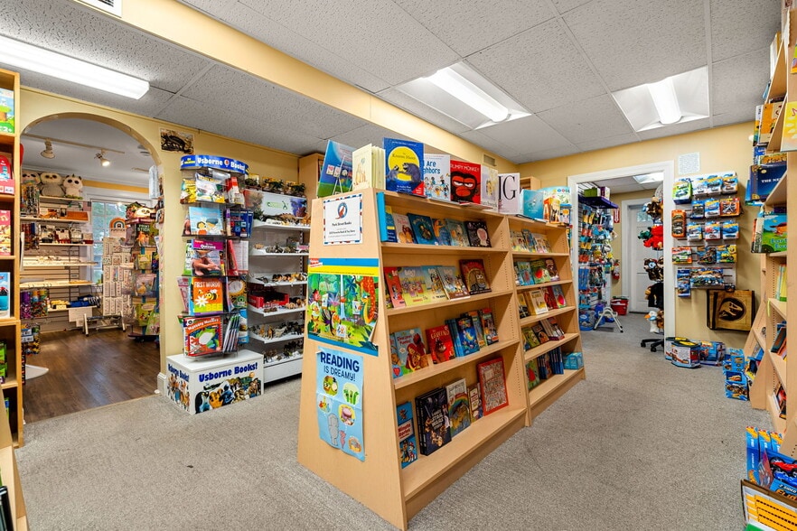 More Photos Of 504 Main St, Medfield Office For Sale