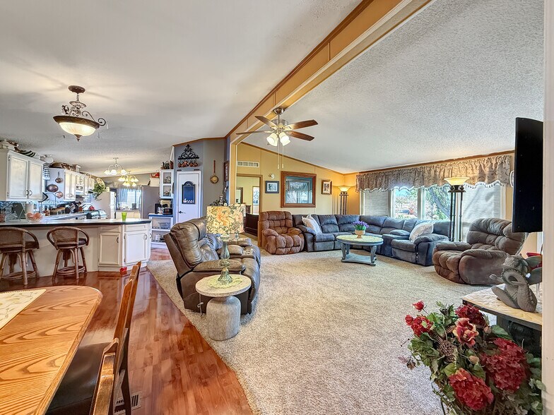 More Photos Of 5955 Sawmill Mesa Rd, Delta Specialty For Sale