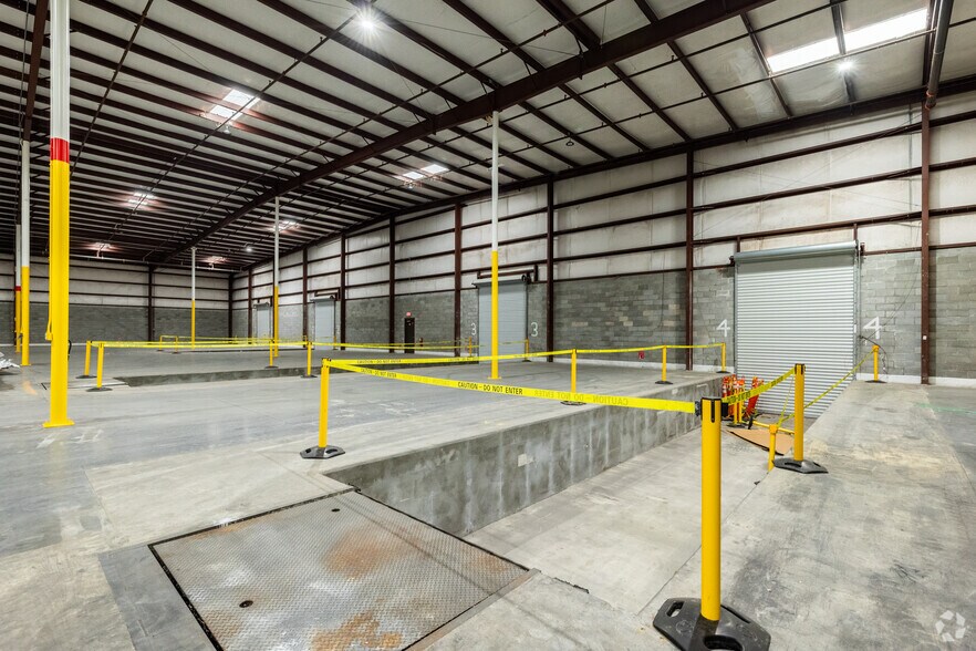 More Photos Of 138 Industrial Blvd, Rincon Warehouse For Lease