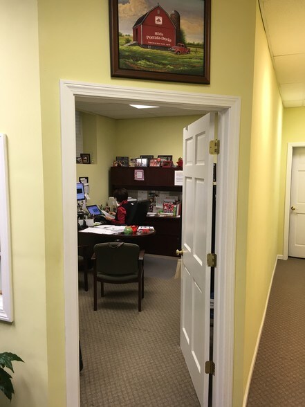 More Photos Of 966 State St, New Haven Storefront Retail Residential For Lease