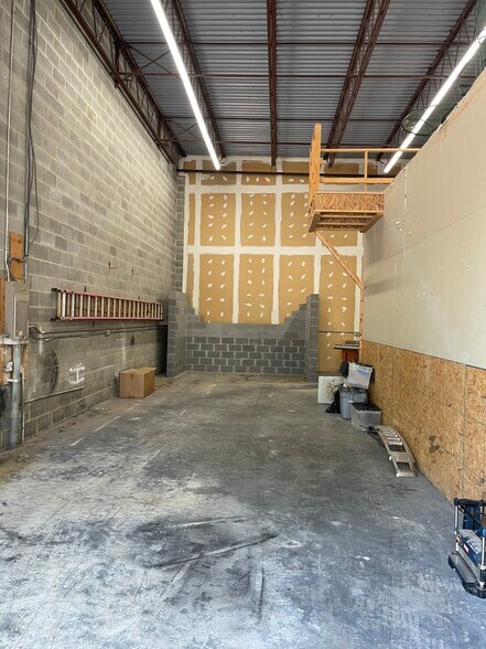 More Photos Of 5715 Industry Ln, Frederick Flex For Lease