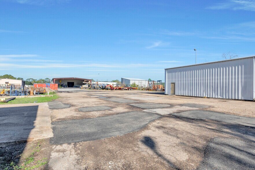 More Photos Of 200-251 Rousseau Rd rd, Youngsville Warehouse For Sale