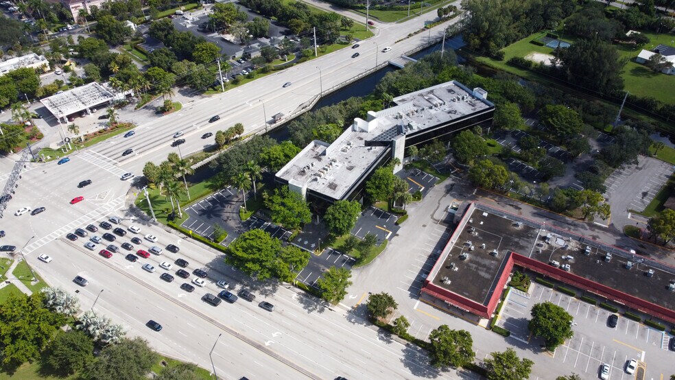 More Photos Of 2 S University Dr, Plantation Office For Lease