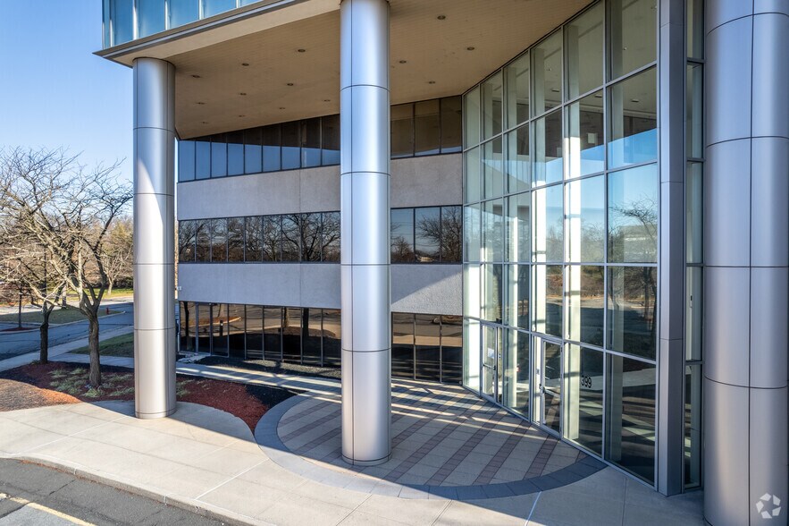 More Photos Of 399 Campus Dr, Somerset Office For Lease