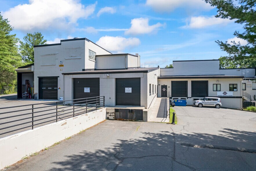 More Photos Of 210 N 21st St, Purcellville Flex For Sale